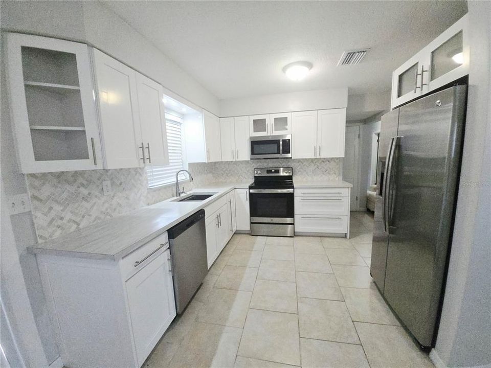 В аренду: $2,200 (3 спален, 2 ванн, 1144 Квадратных фут)