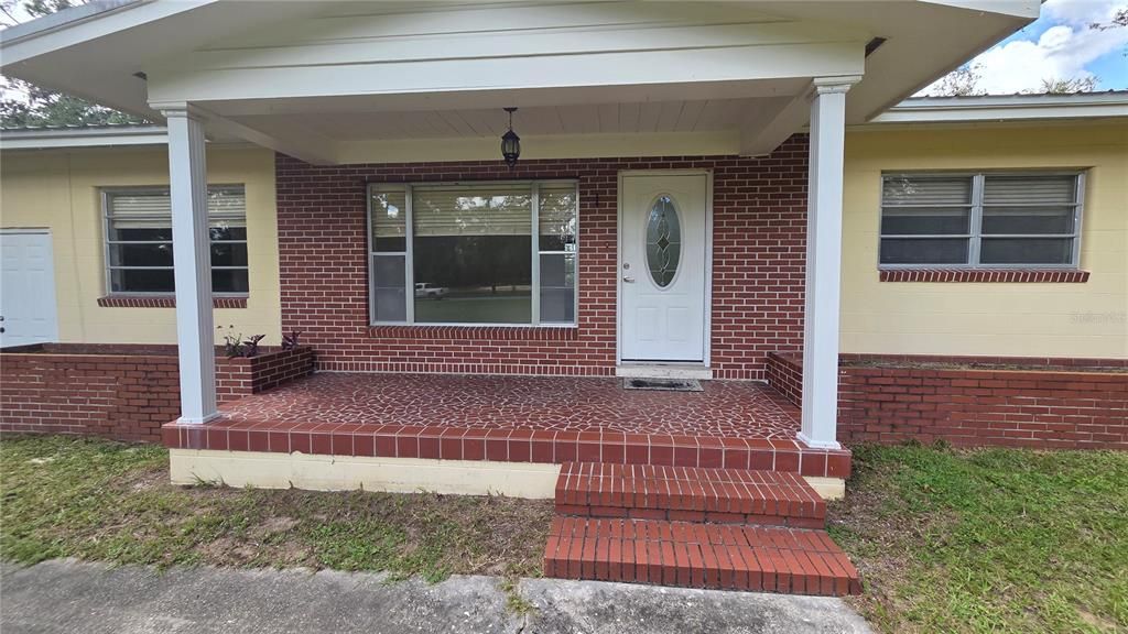 For Sale: $265,000 (3 beds, 2 baths, 1518 Square Feet)