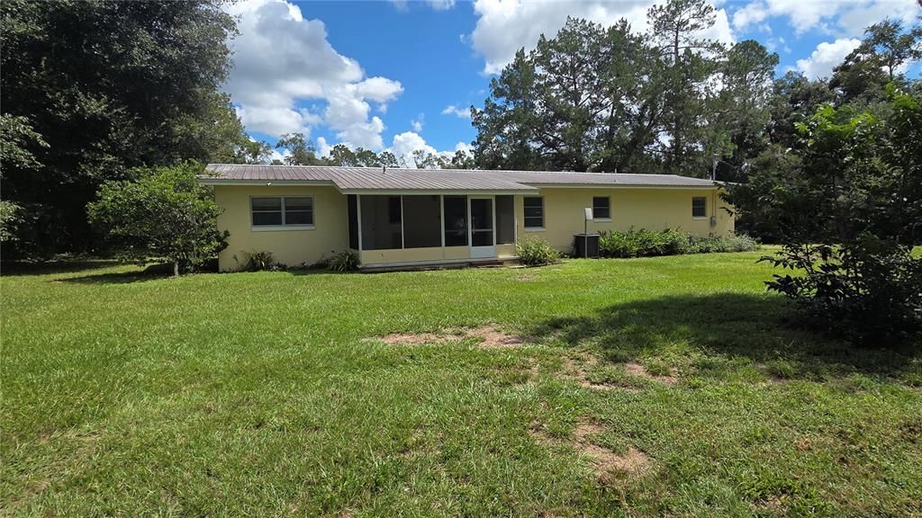 For Sale: $265,000 (3 beds, 2 baths, 1518 Square Feet)