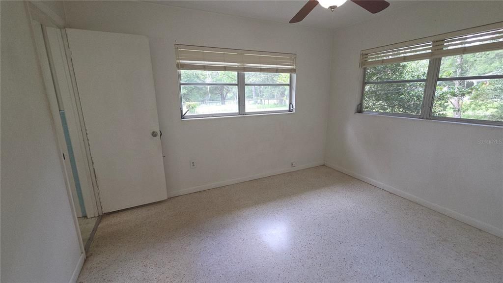 For Sale: $265,000 (3 beds, 2 baths, 1518 Square Feet)