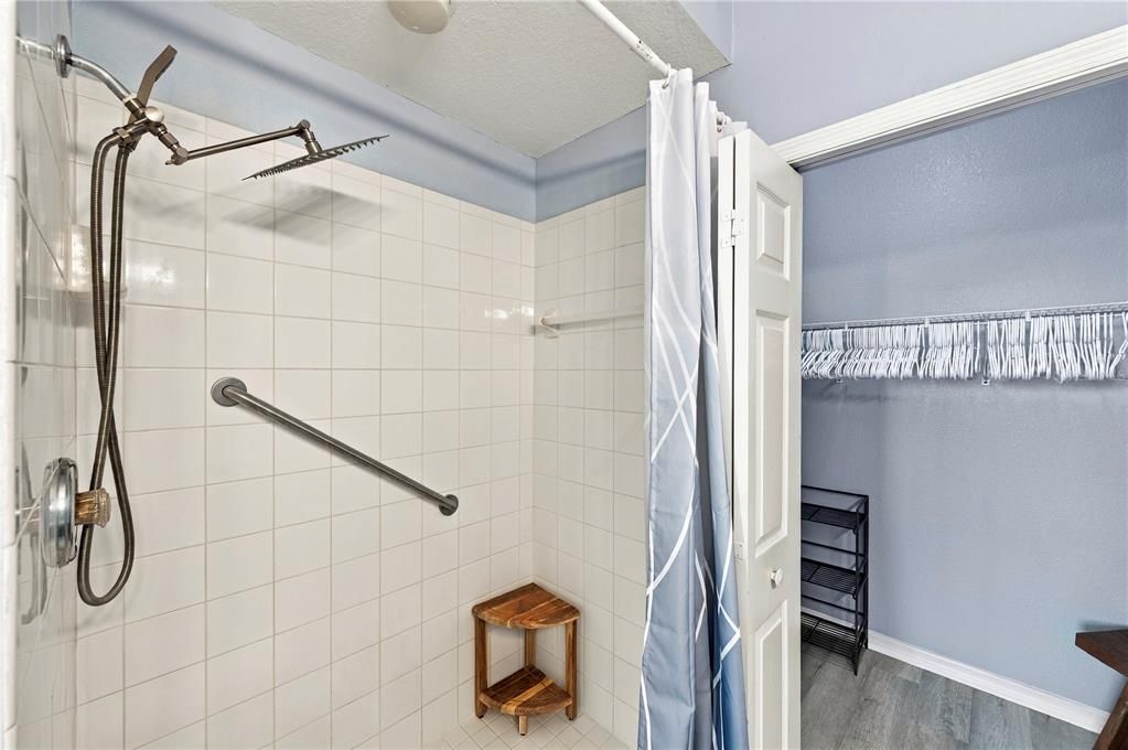 En Venta: $310,000 (3 camas, 2 baños, 1300 Pies cuadrados)