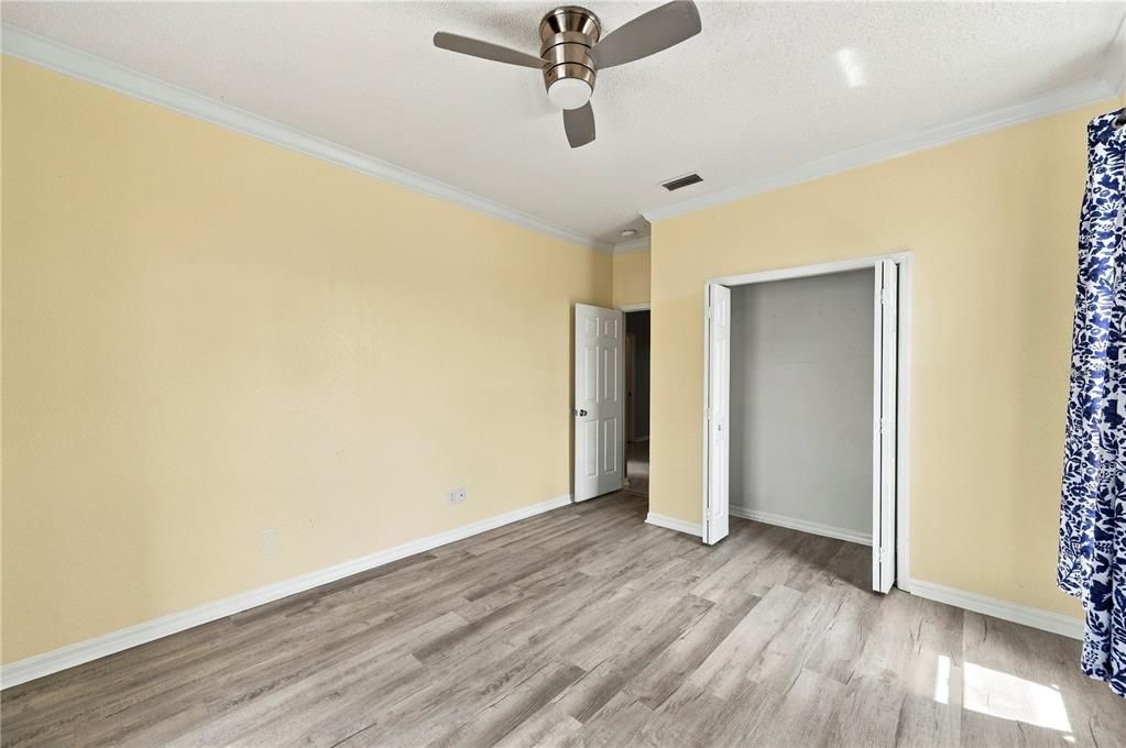 En Venta: $310,000 (3 camas, 2 baños, 1300 Pies cuadrados)
