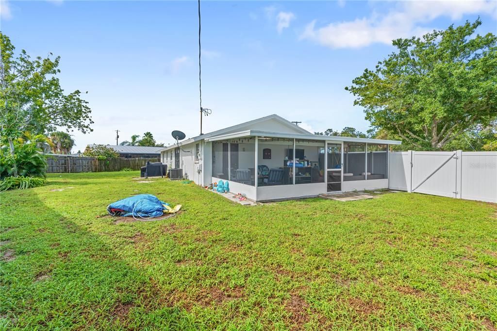 En Venta: $280,000 (3 camas, 2 baños, 1165 Pies cuadrados)
