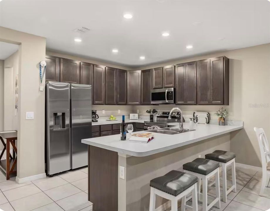 For Rent: $2,200 (3 beds, 2 baths, 1762 Square Feet)
