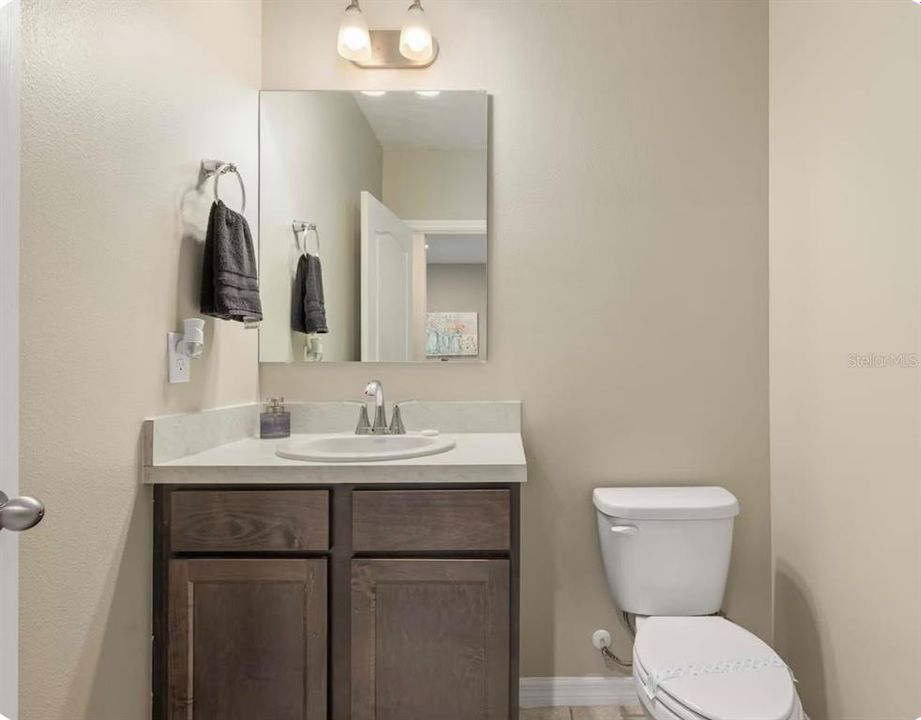 For Rent: $2,200 (3 beds, 2 baths, 1762 Square Feet)