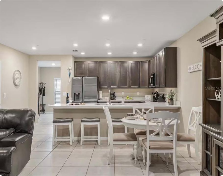 For Rent: $2,200 (3 beds, 2 baths, 1762 Square Feet)