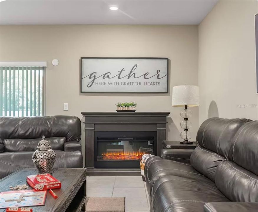 For Rent: $2,200 (3 beds, 2 baths, 1762 Square Feet)