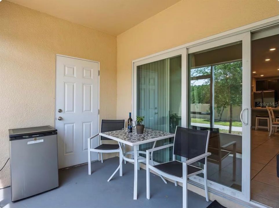 For Rent: $2,200 (3 beds, 2 baths, 1762 Square Feet)