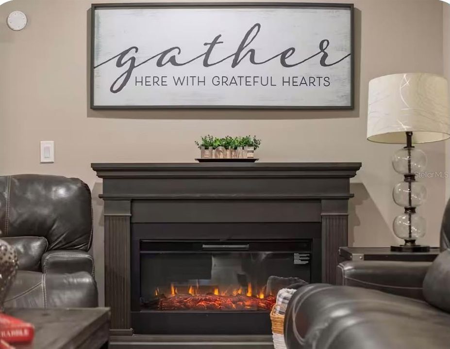 For Rent: $2,200 (3 beds, 2 baths, 1762 Square Feet)