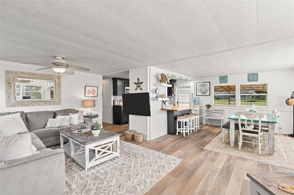 En Venta: $249,000 (2 camas, 2 baños, 960 Pies cuadrados)