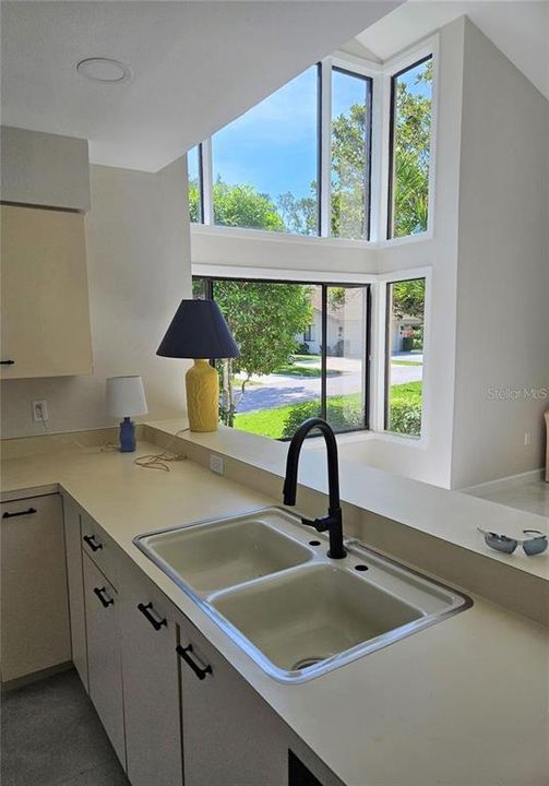 For Rent: $2,500 (2 beds, 2 baths, 1236 Square Feet)
