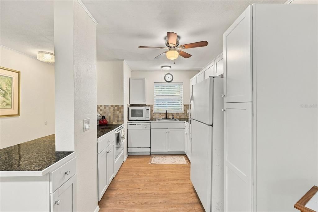 For Sale: $95,000 (1 beds, 1 baths, 985 Square Feet)