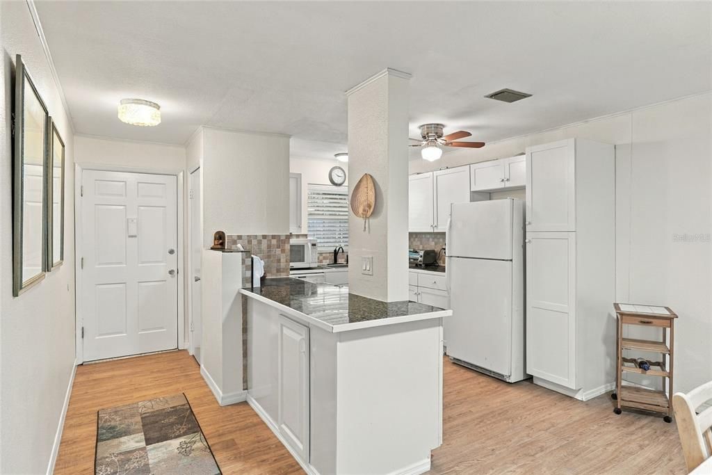 For Sale: $95,000 (1 beds, 1 baths, 985 Square Feet)