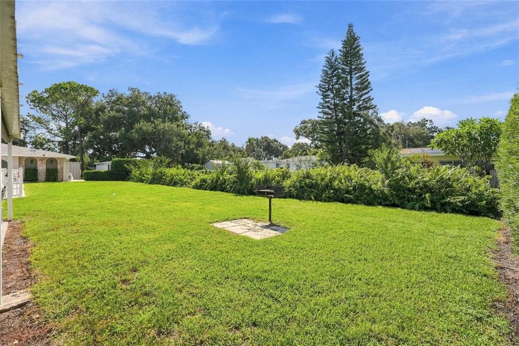 For Sale: $95,000 (1 beds, 1 baths, 985 Square Feet)
