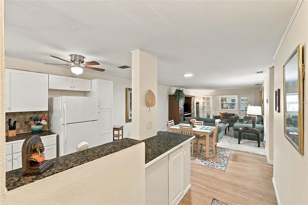 For Sale: $95,000 (1 beds, 1 baths, 985 Square Feet)