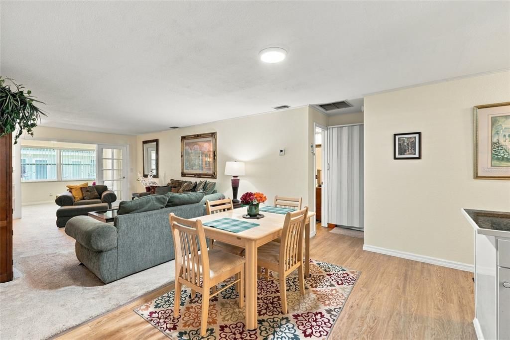 For Sale: $95,000 (1 beds, 1 baths, 985 Square Feet)