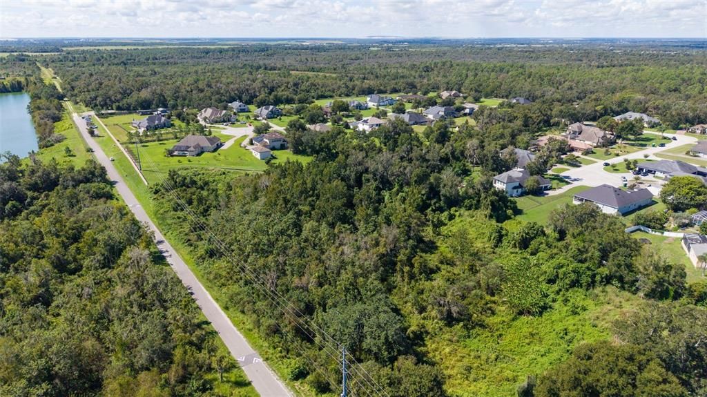 На продажу: $199,900 (4.09 acres)