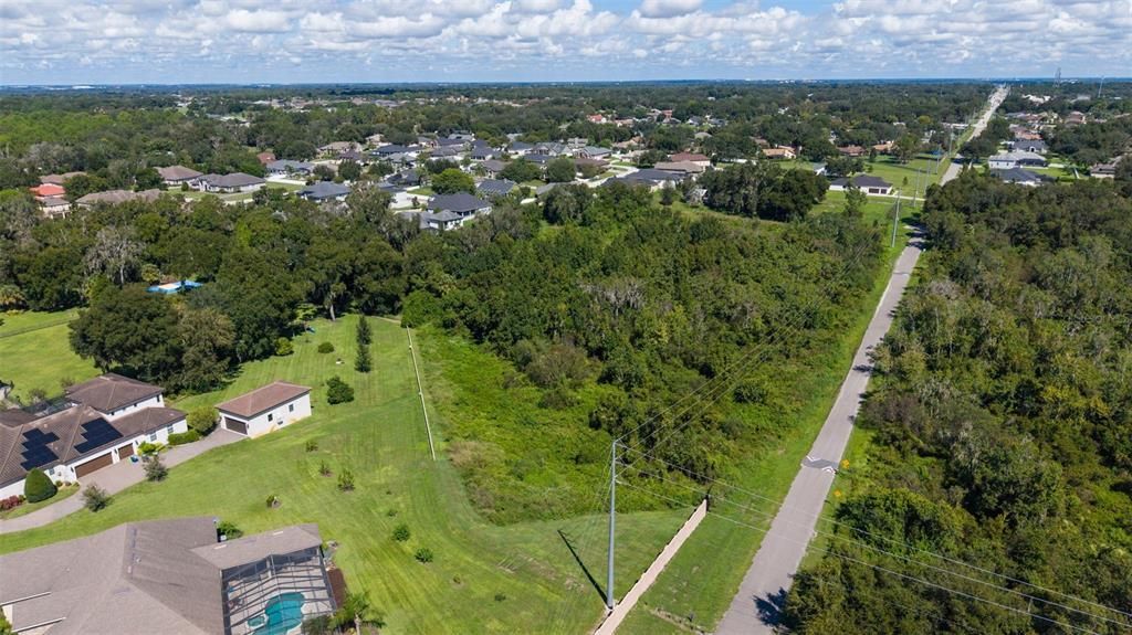 На продажу: $199,900 (4.09 acres)