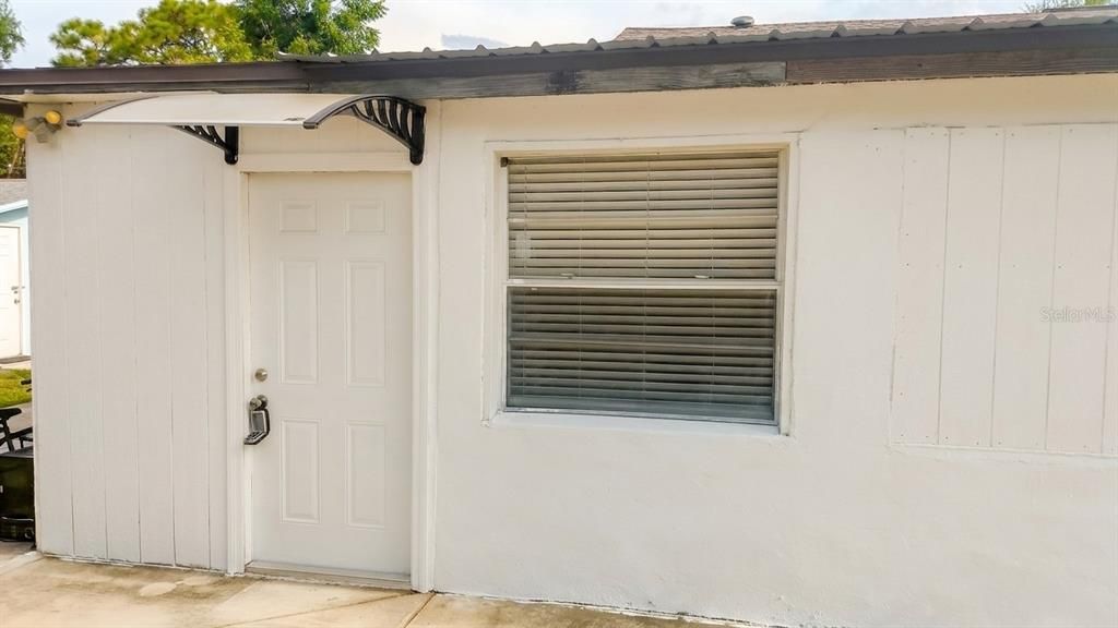 For Rent: $1,000 (1 beds, 1 baths, 350 Square Feet)