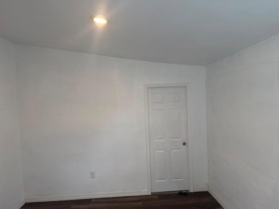 For Rent: $1,000 (1 beds, 1 baths, 350 Square Feet)