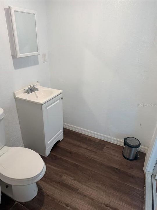 For Rent: $1,000 (1 beds, 1 baths, 350 Square Feet)
