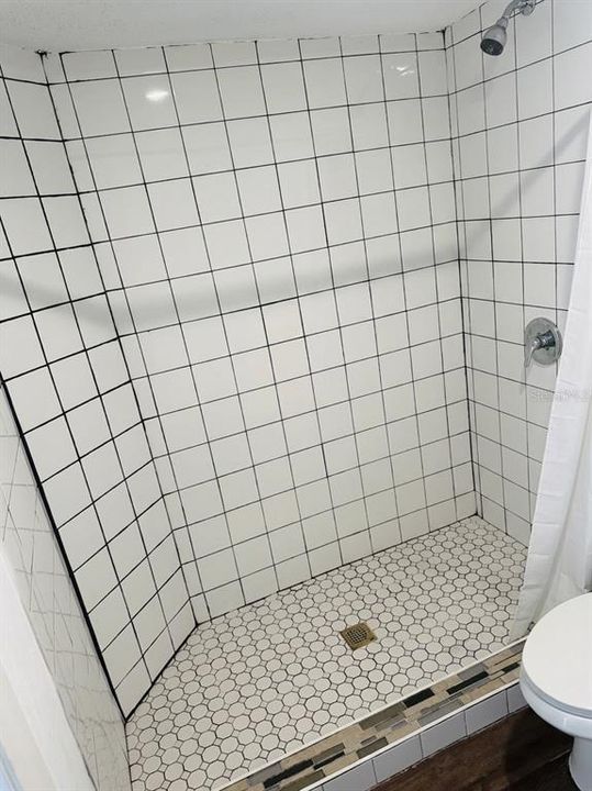 For Rent: $1,000 (1 beds, 1 baths, 350 Square Feet)