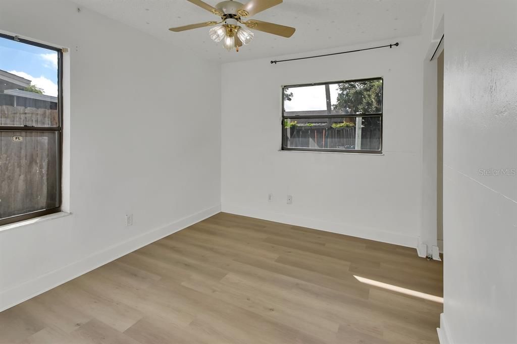 En Venta: $310,000 (4 camas, 2 baños, 1606 Pies cuadrados)