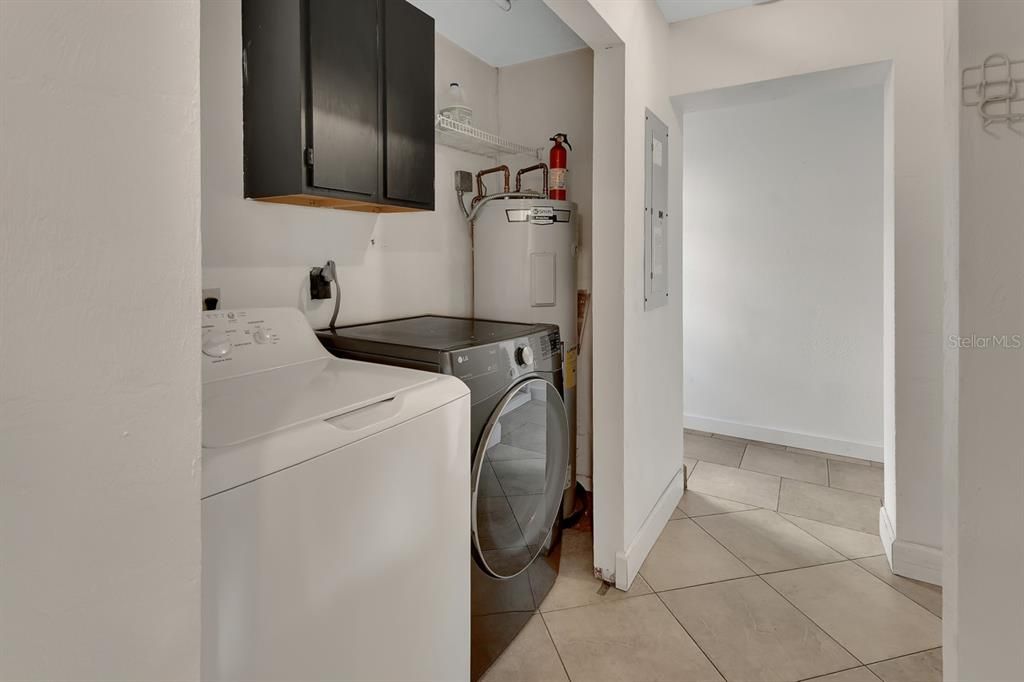 En Venta: $310,000 (4 camas, 2 baños, 1606 Pies cuadrados)