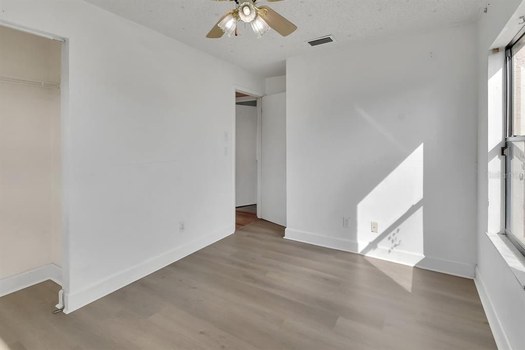 En Venta: $310,000 (4 camas, 2 baños, 1606 Pies cuadrados)