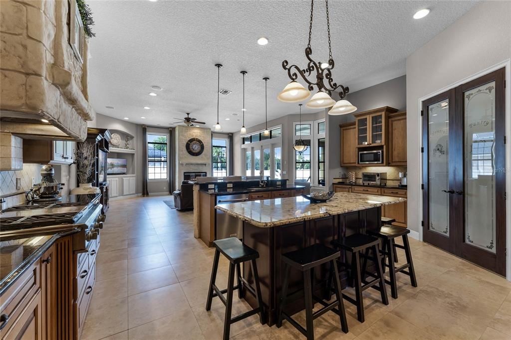 В аренду: $5,000 (5 спален, 4 ванн, 5932 Квадратных фут)