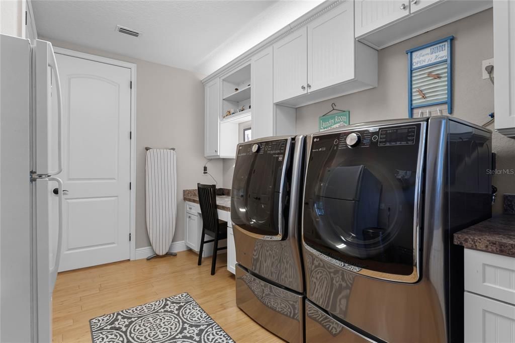 В аренду: $5,000 (5 спален, 4 ванн, 5932 Квадратных фут)
