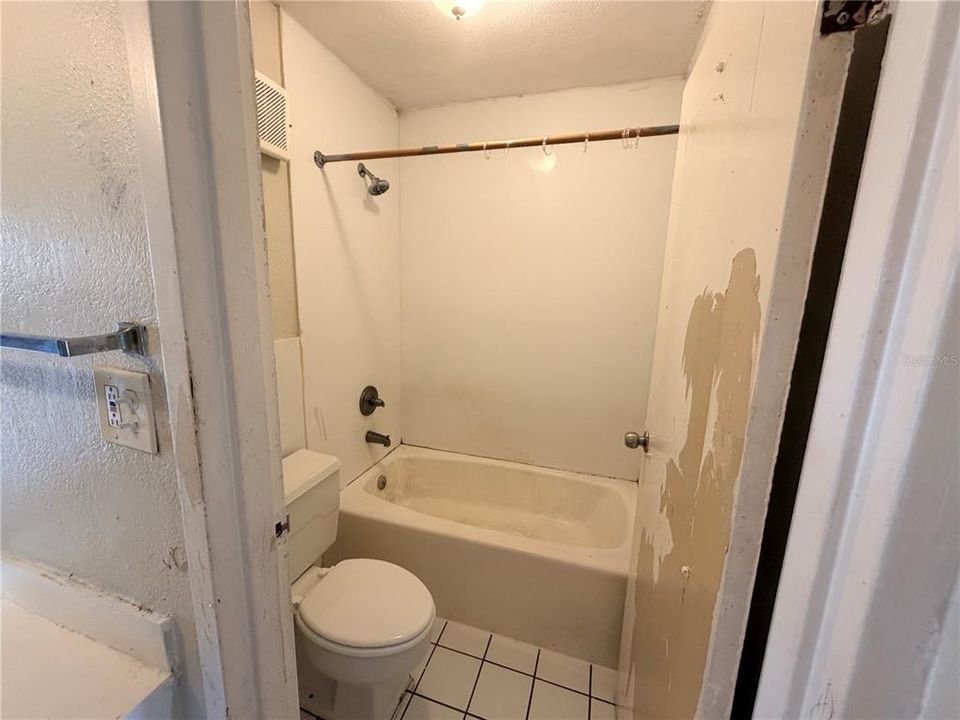 For Sale: $47,000 (1 beds, 1 baths, 276 Square Feet)
