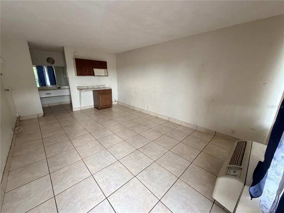 For Sale: $47,000 (1 beds, 1 baths, 276 Square Feet)