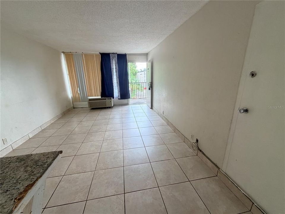 For Sale: $47,000 (1 beds, 1 baths, 276 Square Feet)