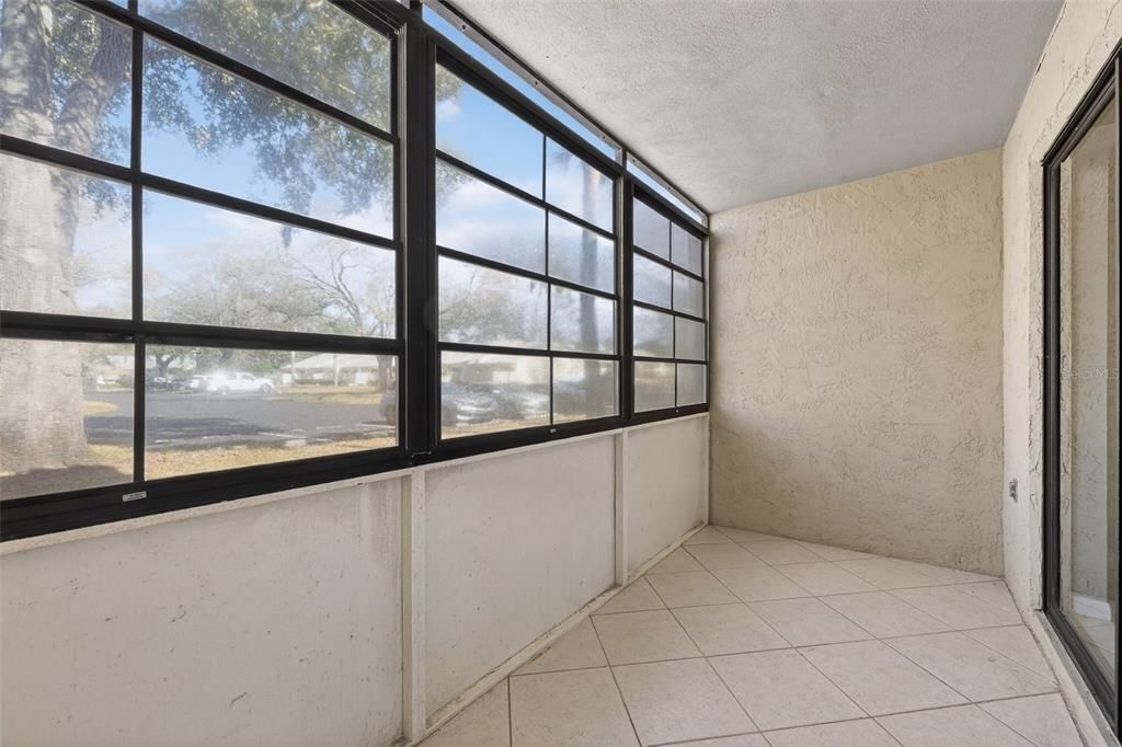 Active With Contract: $129,900 (2 beds, 2 baths, 1060 Square Feet)