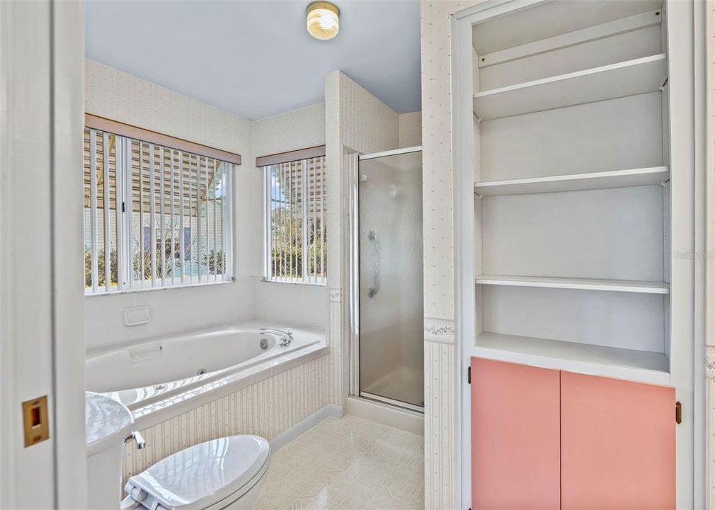 For Sale: $239,900 (3 beds, 2 baths, 1685 Square Feet)