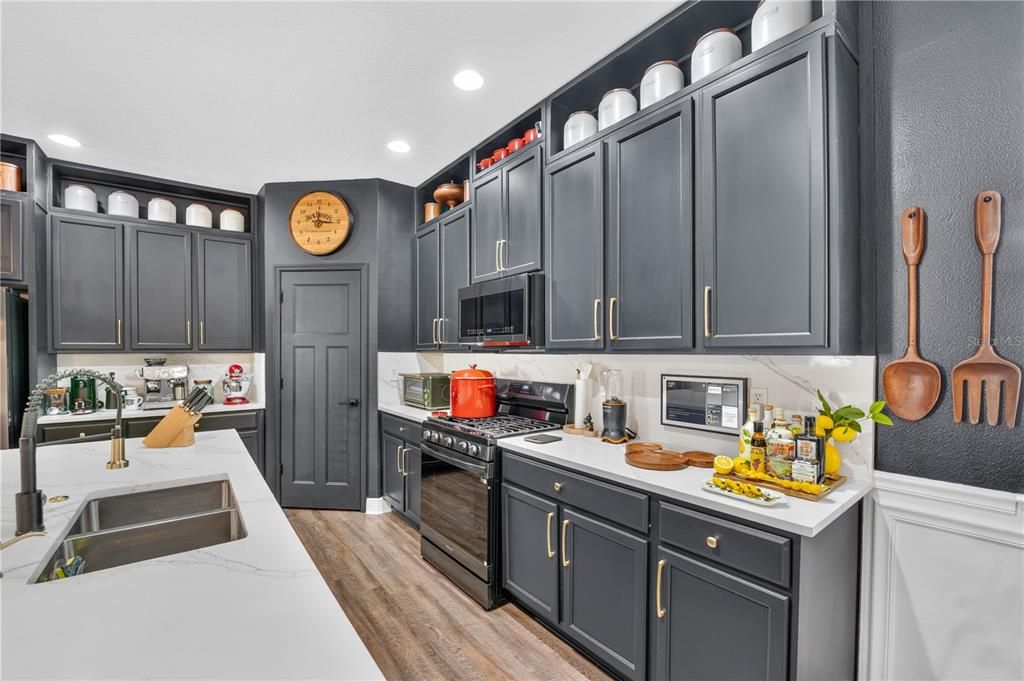 For Sale: $769,000 (5 beds, 3 baths, 2773 Square Feet)