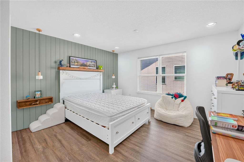 For Sale: $769,000 (5 beds, 3 baths, 2773 Square Feet)