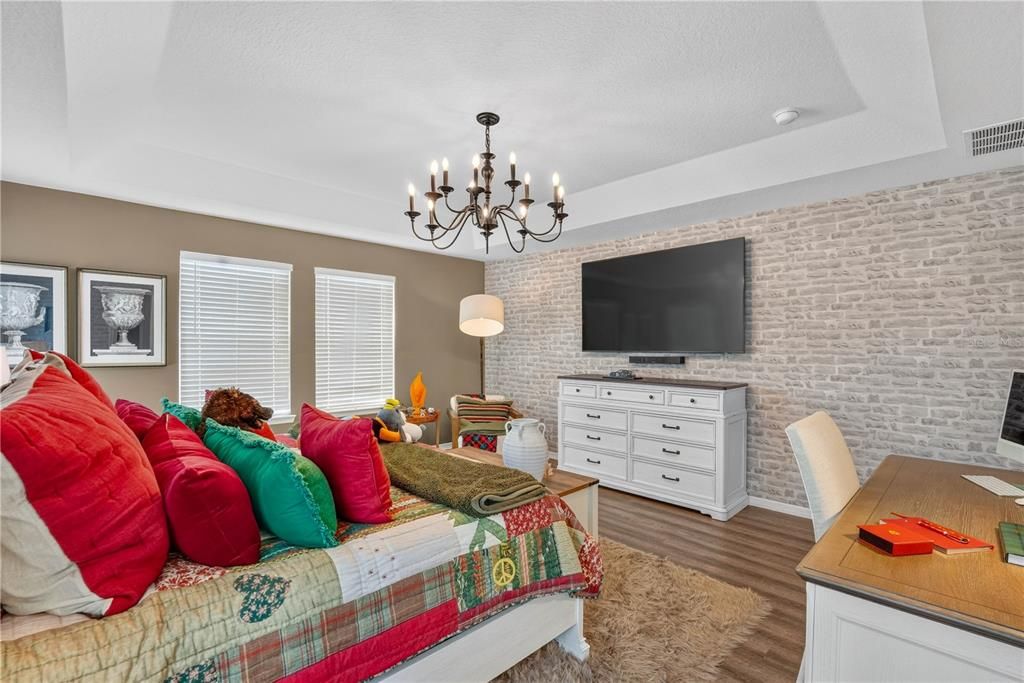 For Sale: $769,000 (5 beds, 3 baths, 2773 Square Feet)