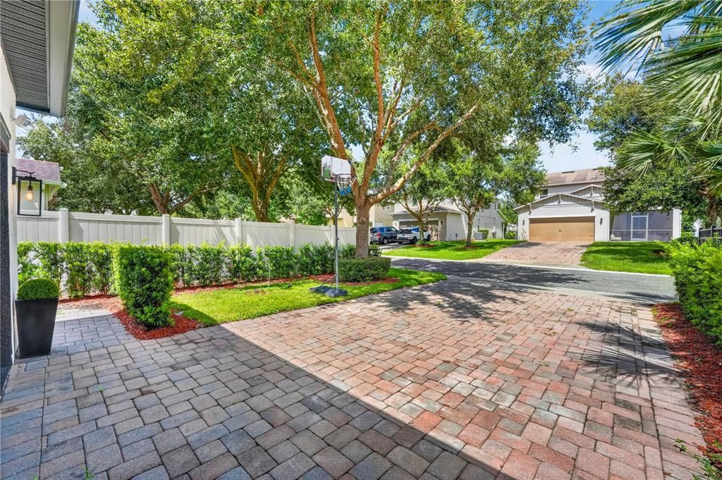 For Sale: $769,000 (5 beds, 3 baths, 2773 Square Feet)