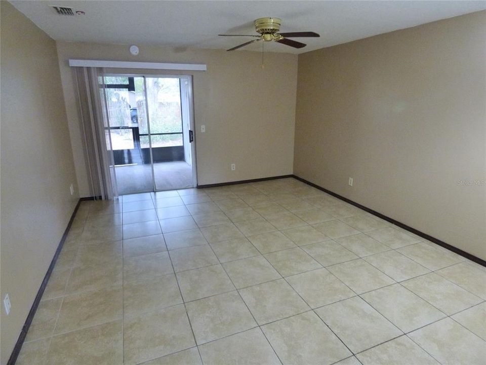 For Rent: $1,595 (2 beds, 2 baths, 970 Square Feet)