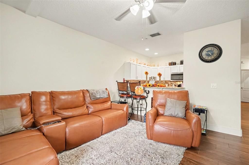 For Sale: $248,900 (3 beds, 2 baths, 1438 Square Feet)