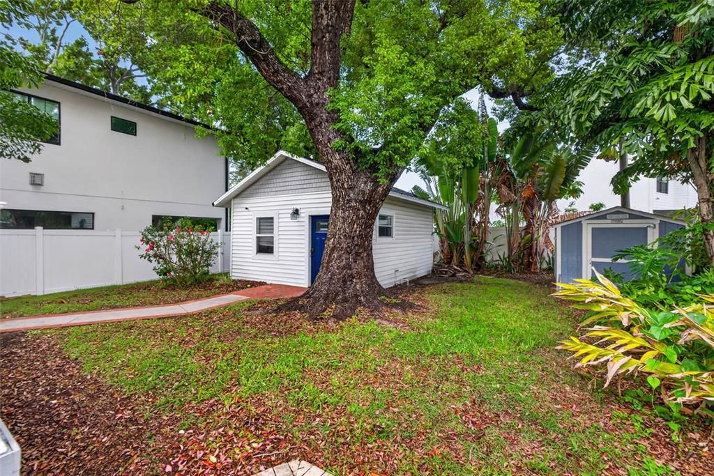 En Venta: $1,025,000 (4 camas, 3 baños, 1683 Pies cuadrados)