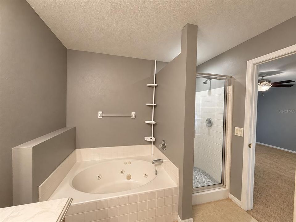 В аренду: $2,550 (4 спален, 2 ванн, 2813 Квадратных фут)