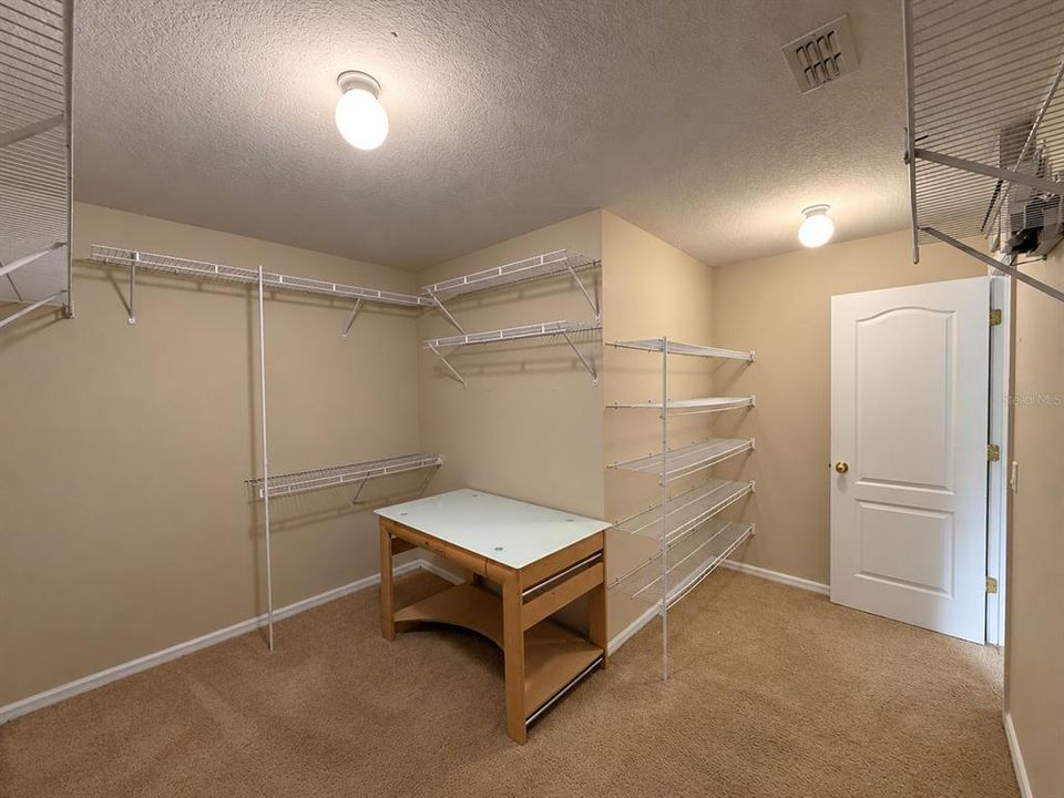 В аренду: $2,550 (4 спален, 2 ванн, 2813 Квадратных фут)
