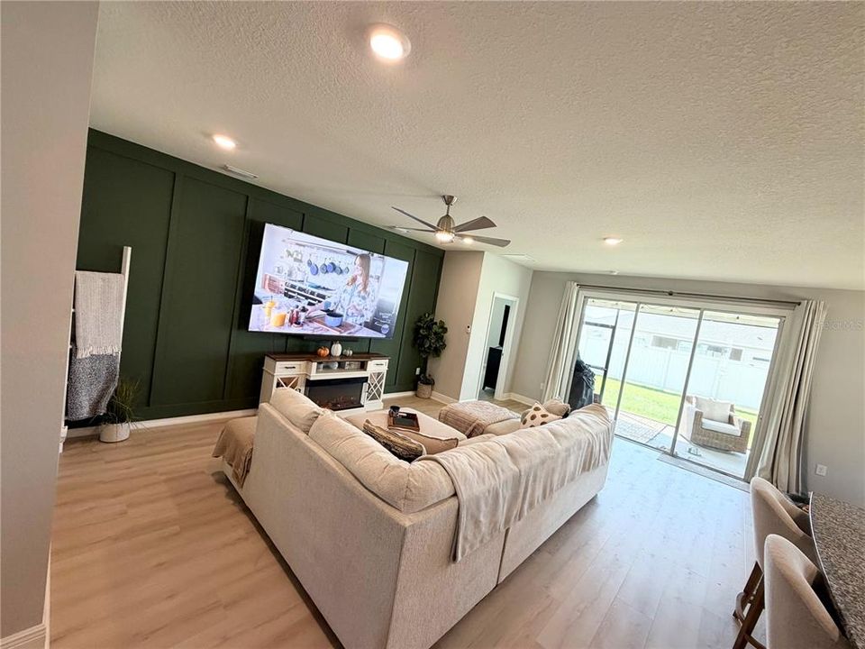 For Rent: $2,650 (4 beds, 2 baths, 1980 Square Feet)