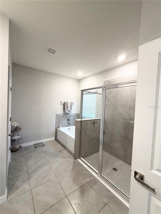 For Rent: $2,650 (4 beds, 2 baths, 1980 Square Feet)
