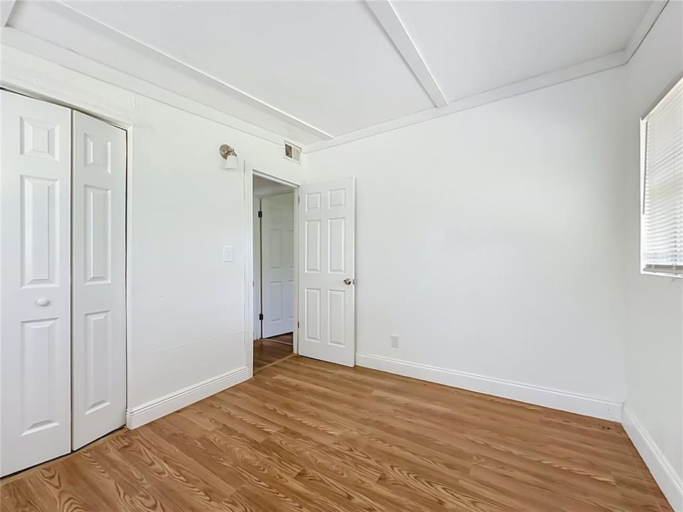 На продажу: $127,000 (3 спален, 1 ванн, 953 Квадратных фут)
