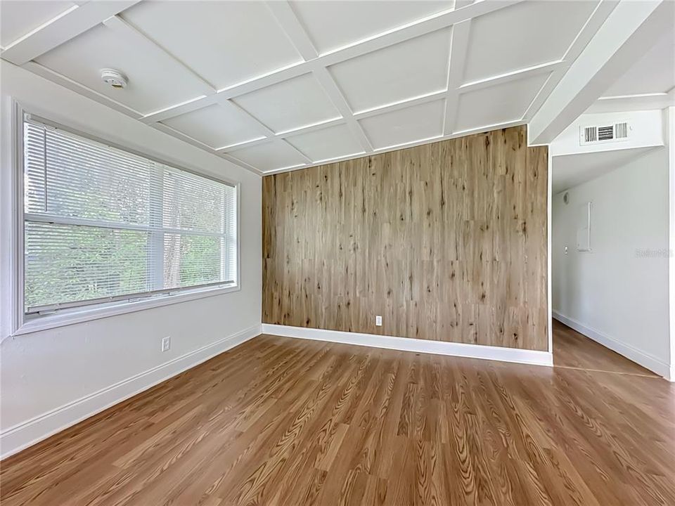 На продажу: $127,000 (3 спален, 1 ванн, 953 Квадратных фут)