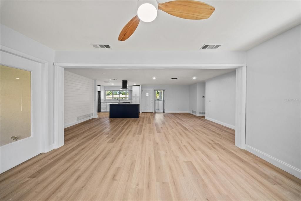 En Venta: $474,900 (4 camas, 3 baños, 1263 Pies cuadrados)